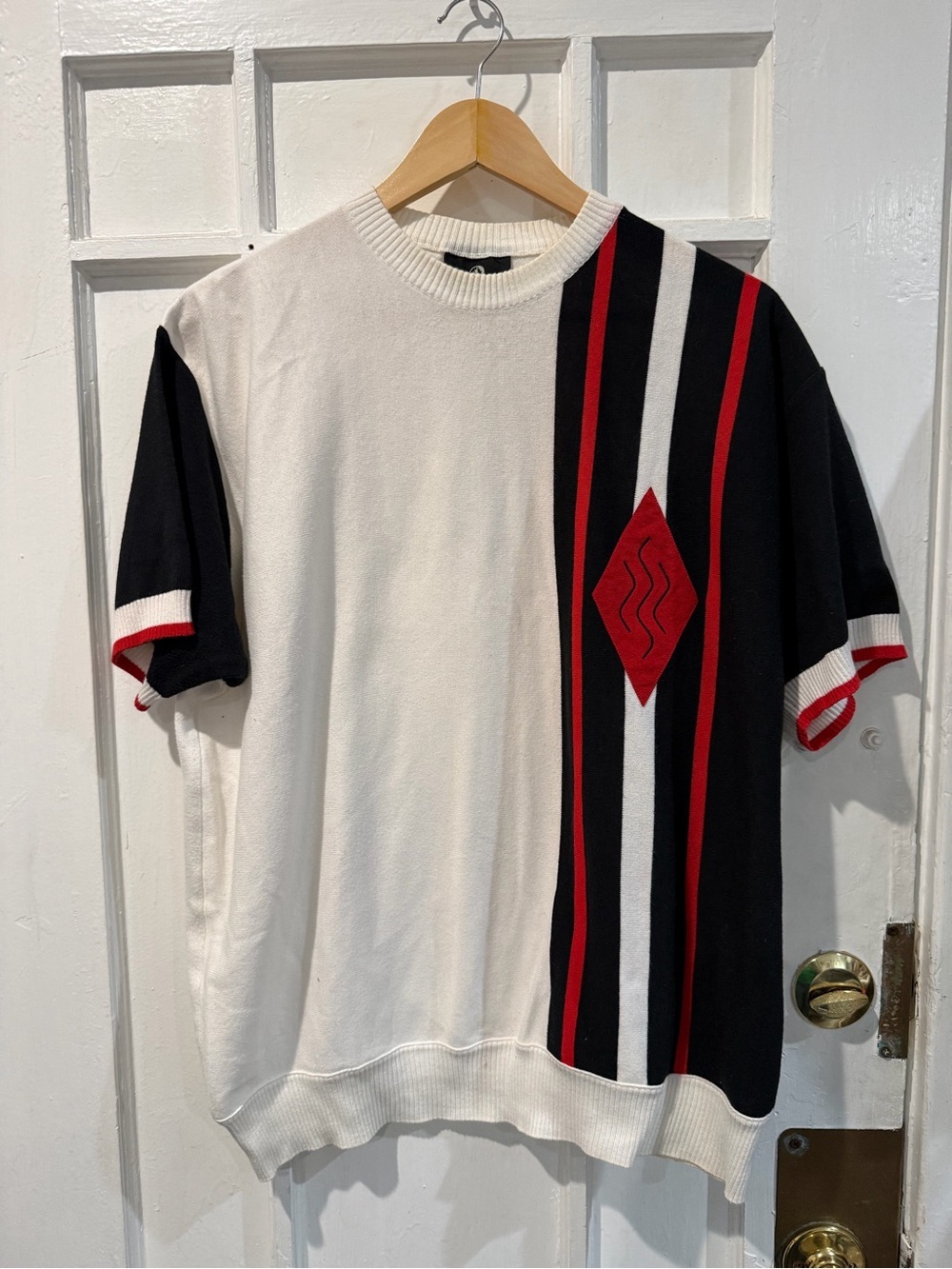 Short vintage Sleeve Knit Shirt in White, Black & Red Stripe